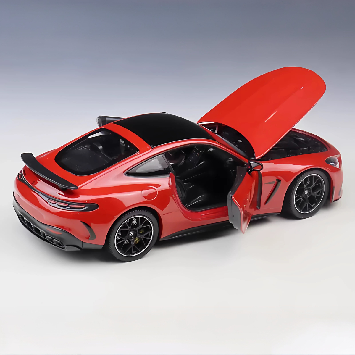 نموذج دييكاست سبيكة Mercedes-Benz AMG GT63 بمقياس 1:24 - إصدار لوحة أرقام مخصصة