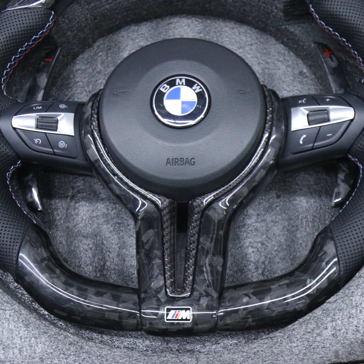 Custom_LED_carbon_fiber_steering_wheel_Fit_For_BMW_M5_M6_F10_F18_F11_F12_F35_F36_F30_F34_M3_M5_bottom_side
