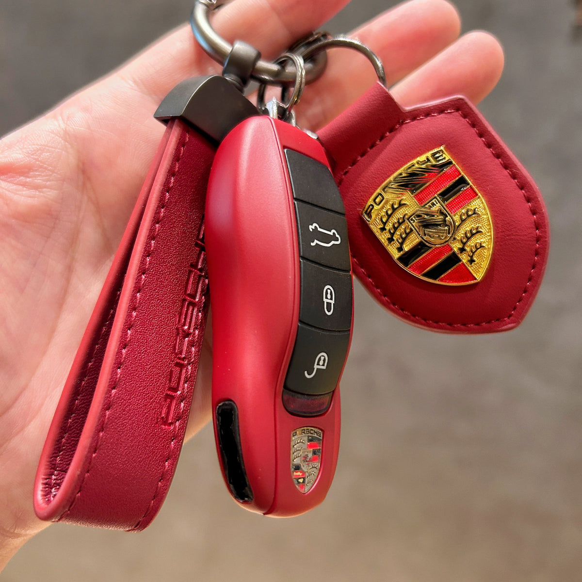 Porsche Key Case Set – Glossy Shell with Wrist Strap and Crest Keychain for Macan, Cayenne, Panamera, 911, Taycan and 718