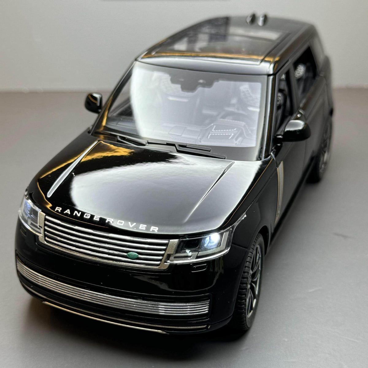 نموذج سيارة Range Rover بمقياس 1:24 بلوحة أرقام شخصية - هدية دييكاست فاخرة لعشاق السيارات