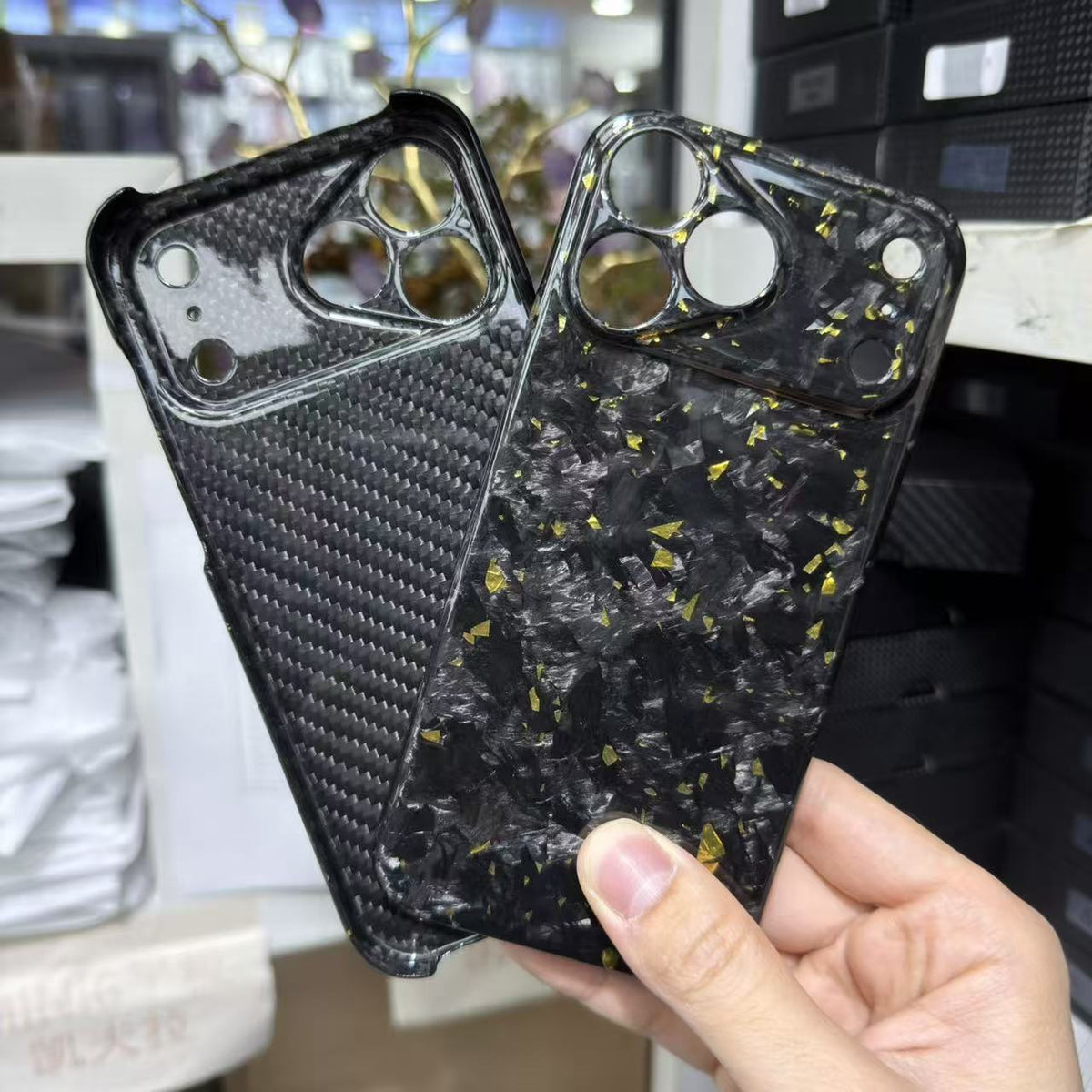 Кованый карбоновый чехол для iPhone – Роскошный дизайн с зелеными хлопьями | Противоударный и тонкий