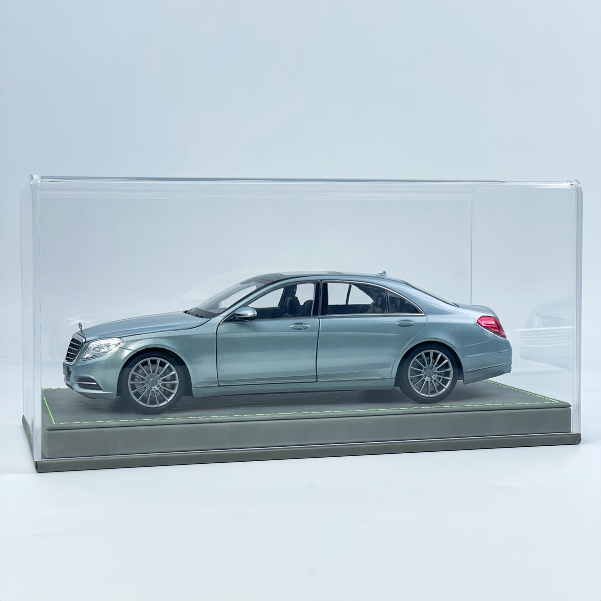 Пользовательский номерной знак 1:24 Mercedes-Benz S-Class Симуляционная модель автомобиля из сплава