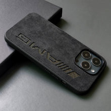 Alcantara iPhone-cover med kulfiber-logo – M Power / AMG-stil luksusbeskyttelsescover