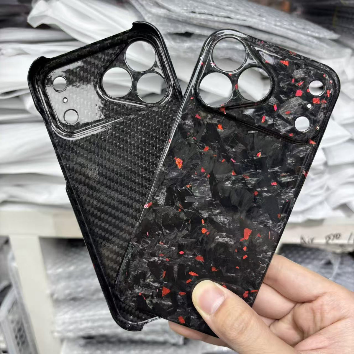Кованый карбоновый чехол для iPhone – Роскошный дизайн с зелеными хлопьями | Противоударный и тонкий