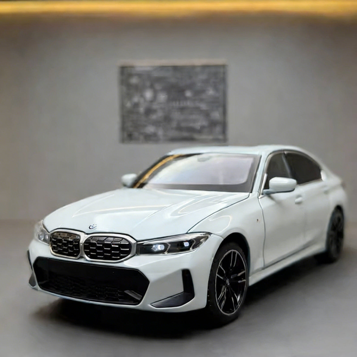 1:24 BMW 3 Series 325Li (G20) Alloy Diecast Model – Custom License Plate Edition