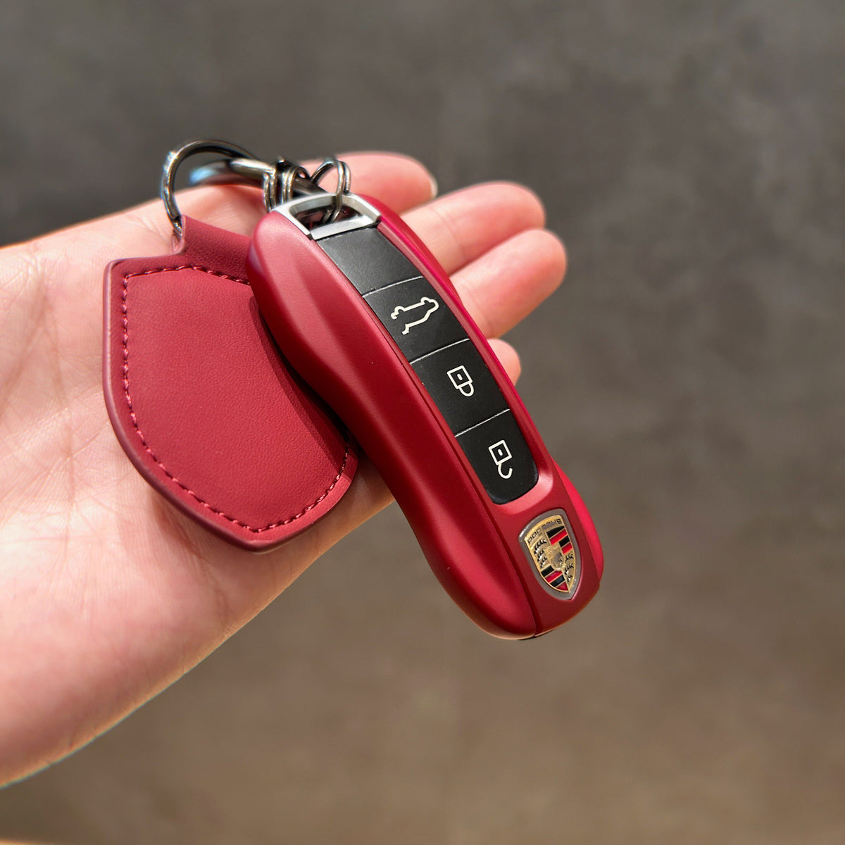 Porsche Key Case Set – Glossy Shell with Wrist Strap and Crest Keychain for Macan, Cayenne, Panamera, 911, Taycan and 718