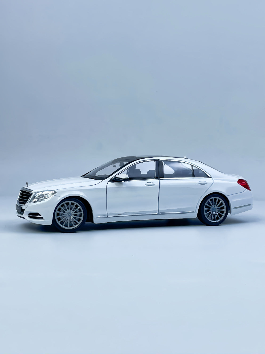 Пользовательский номерной знак 1:24 Mercedes-Benz S-Class Симуляционная модель автомобиля из сплава