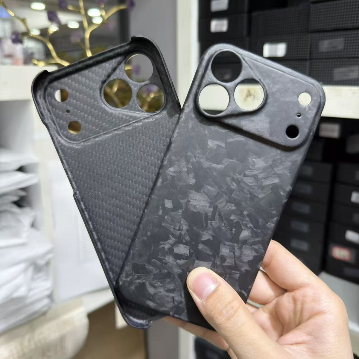Кованый карбоновый чехол для iPhone – Роскошный дизайн с зелеными хлопьями | Противоударный и тонкий