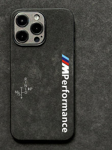 Funda de ante Alcantara Motorsport Signature para iPhone – Ediciones BMW M, Audi Sport y AMG