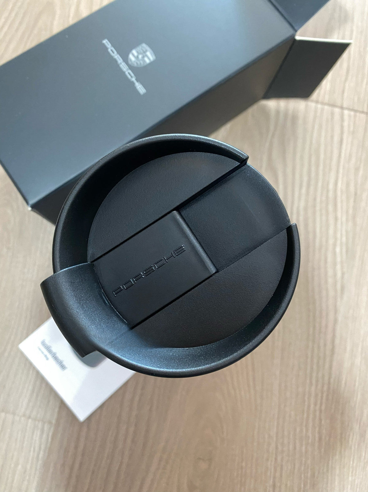 Porsche thermo mug locking lid