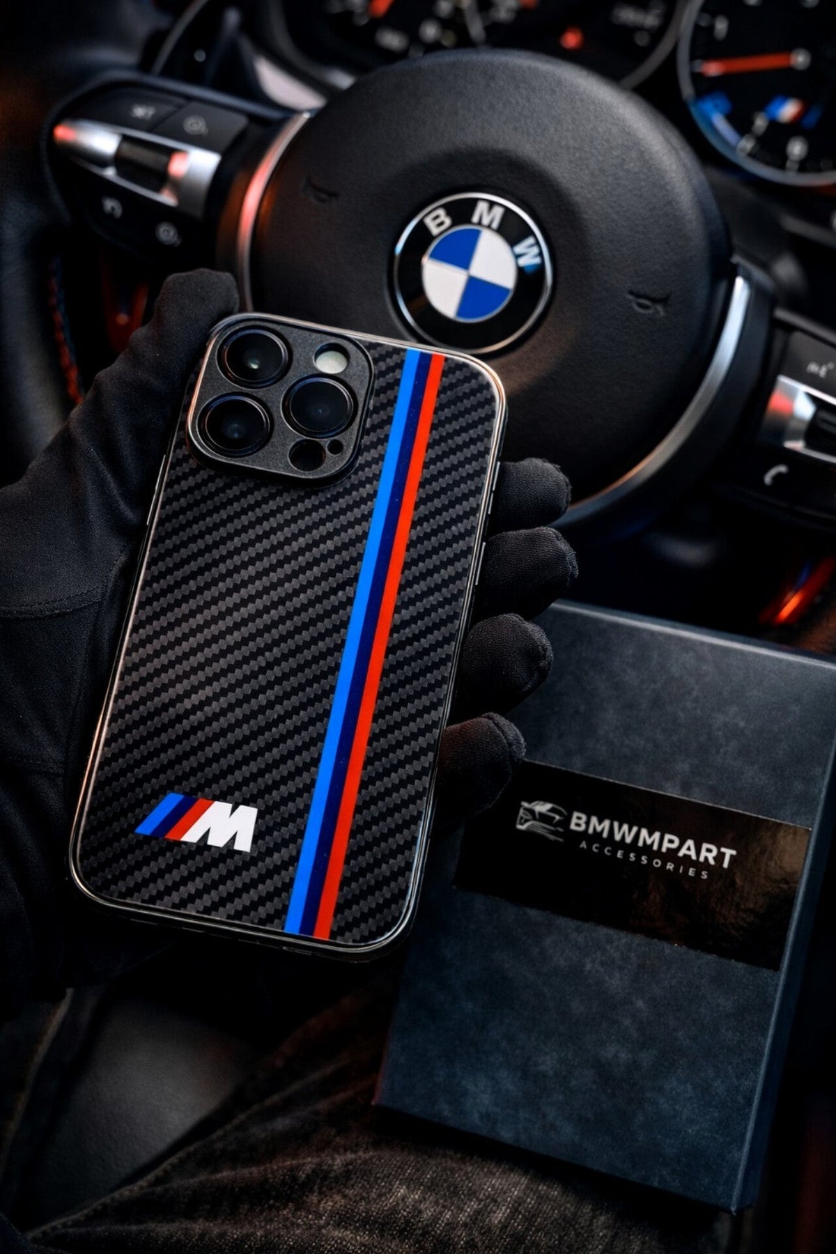 غطاء آيفون BMW M من ألياف الكربون - مظهر كربون زجاجي | آيفون X إلى آيفون 17