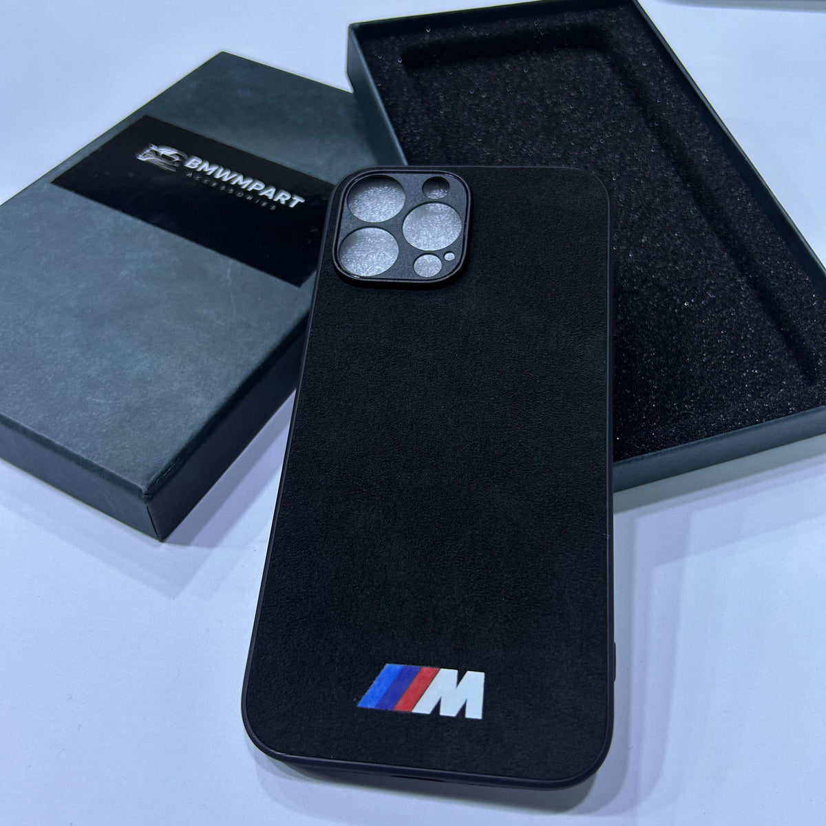 غطاء ألكانتارا BMW M لموديلات آيفون